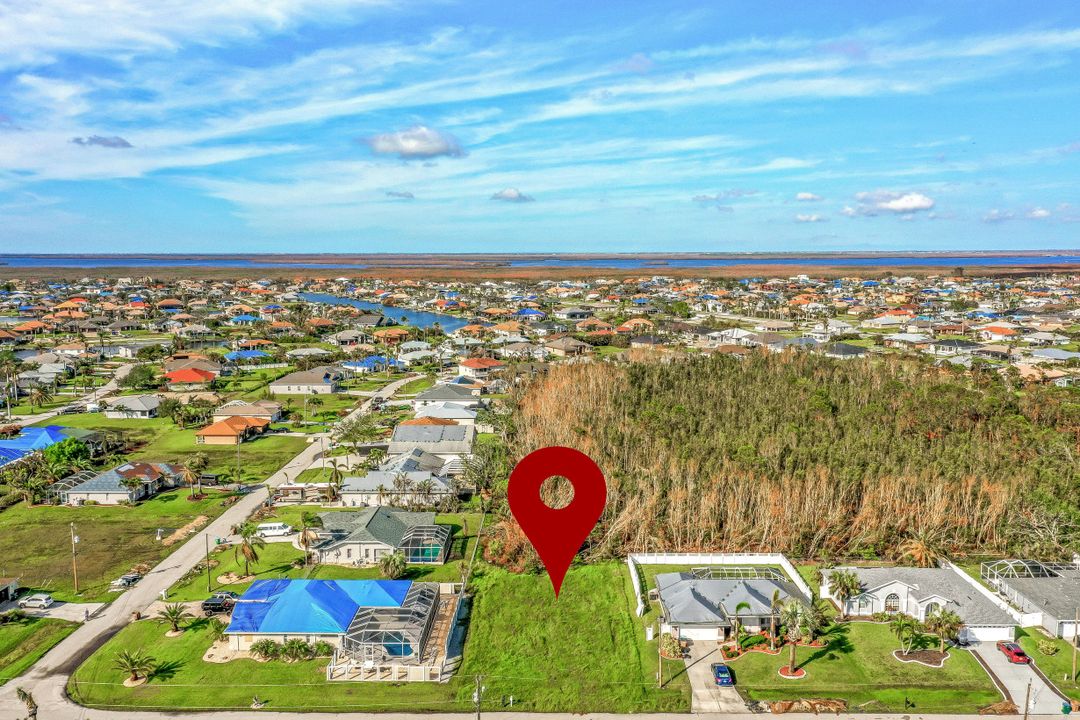 2858 SW 25th Pl, Cape Coral, FL 33914