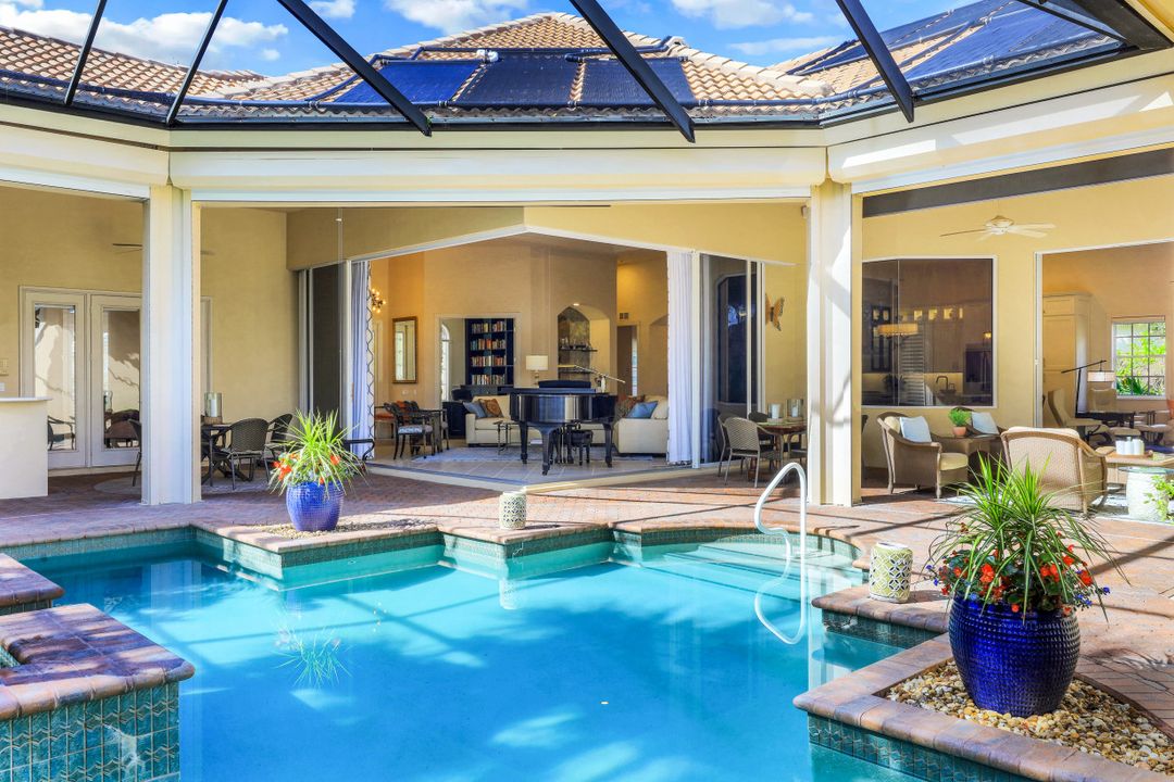 963 Barcarmil Way, Naples, FL 34110