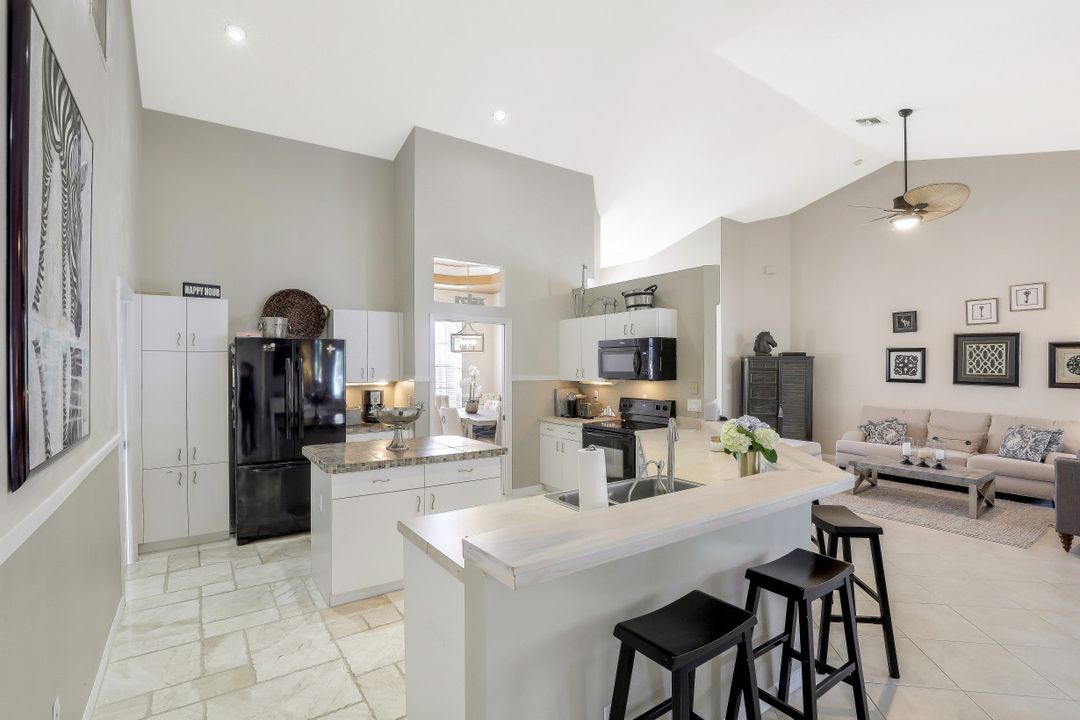 316 Lambton Ln, Naples, FL 34104