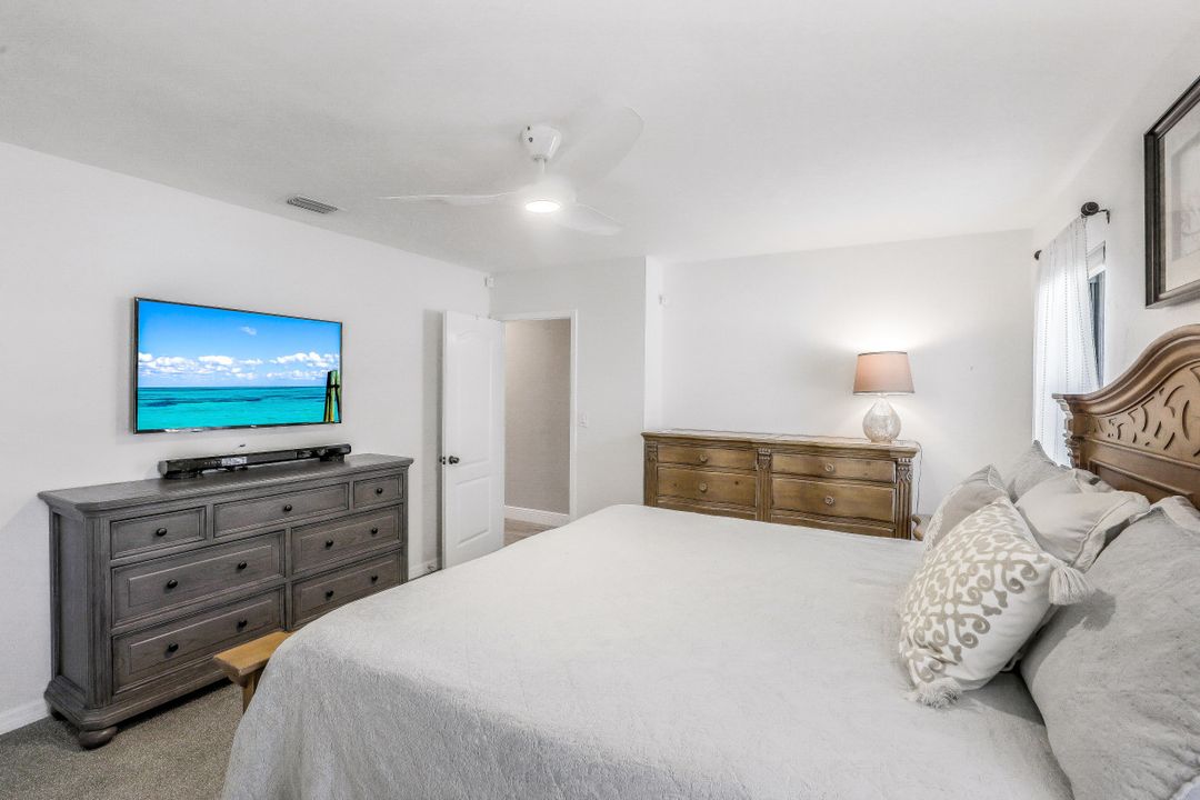 749 97th Ave N, Naples, FL 34108