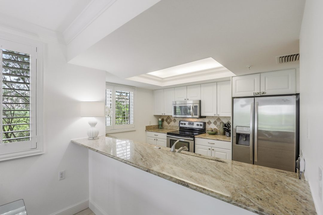 50 Seagate Dr #104, Naples, FL 34103