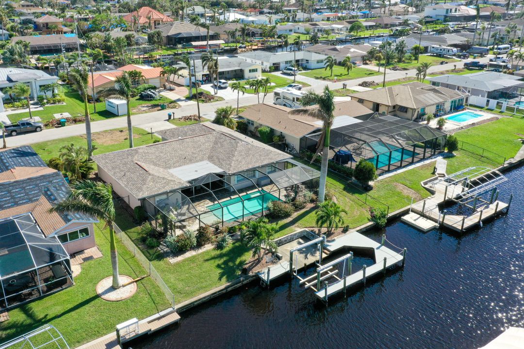 5328 Delano Ct, Cape Coral, FL 33904