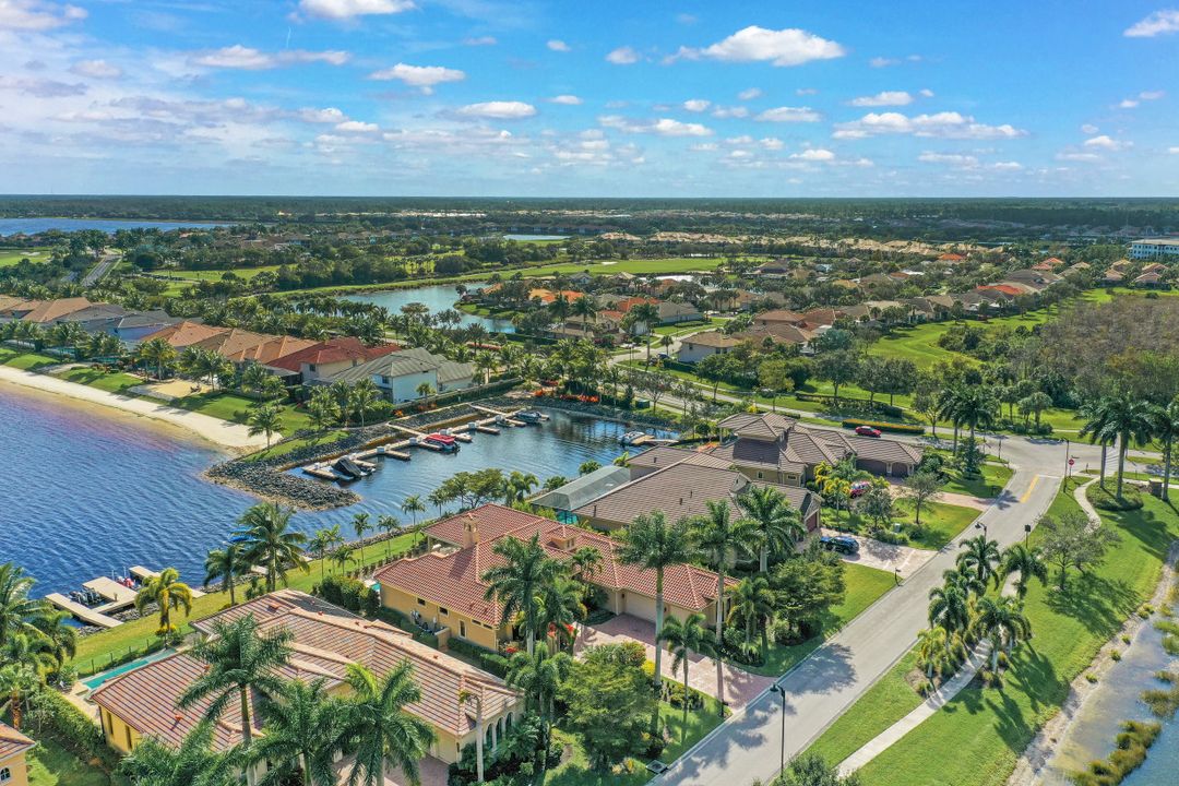 9214 Marble Stone Dr, Naples, FL 34120