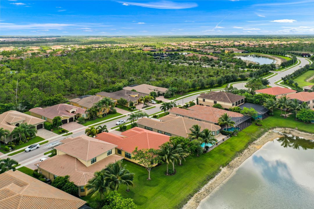 3883 Gibralter Dr, Naples, FL 34119