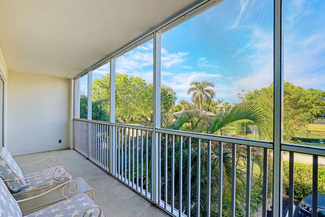 3150 Binnacle Dr #217, Naples, FL 34103