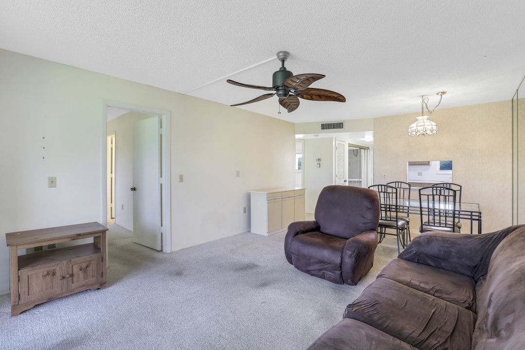 160 Turtle Lake Ct #204, Naples, FL 34105