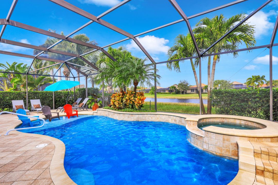 9403 Copper Rock Ct, Naples, FL 34120