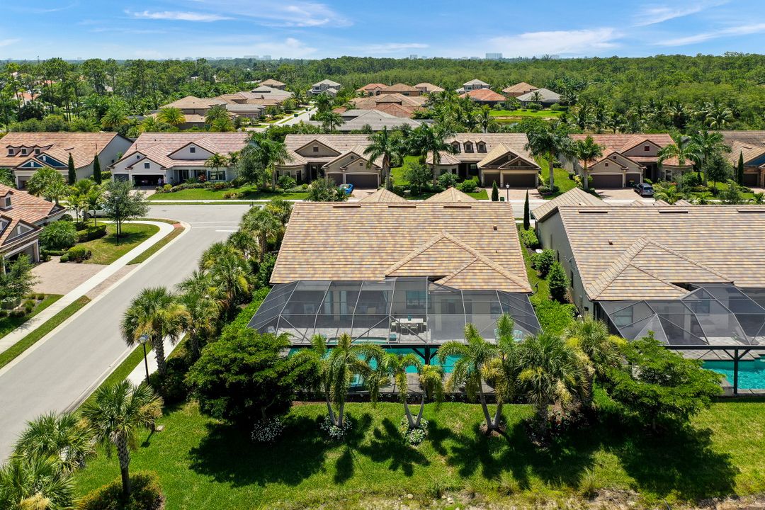 16284 Camden Lakes Cir, Naples, FL 34110