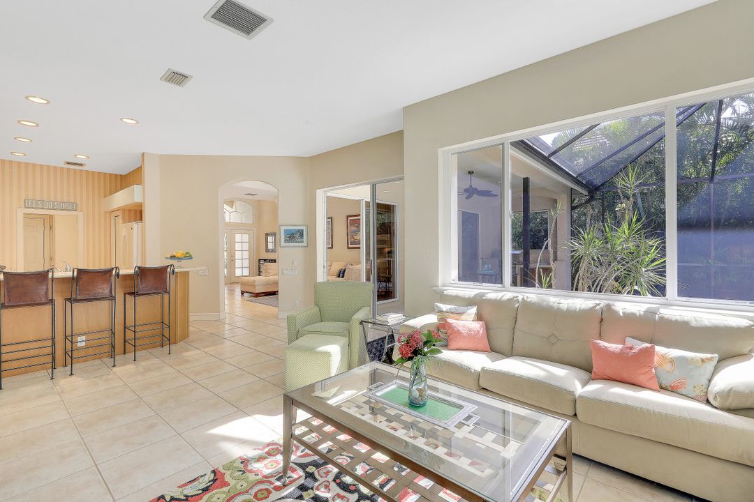 237 Charleston Ct, Naples, FL 34110