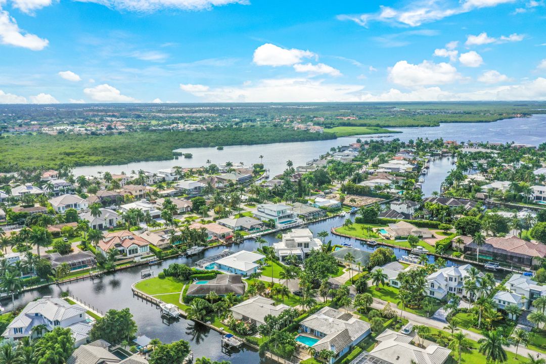 2150 Shad Ct, Naples, FL 34102