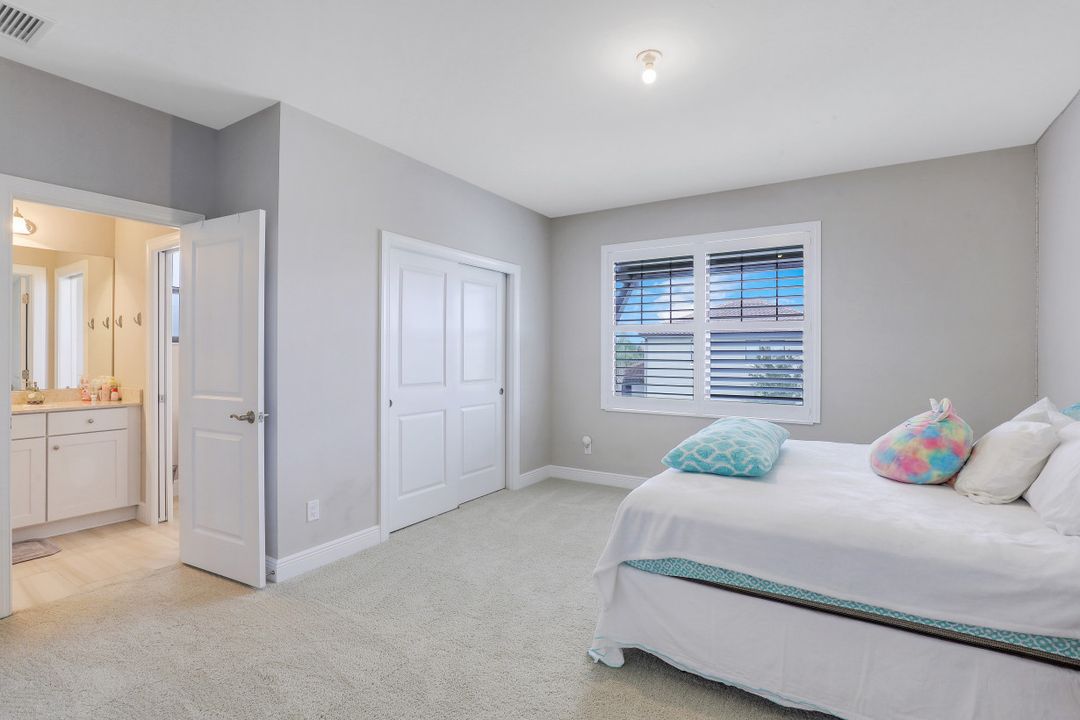 4714 Formosa Dr, Naples, FL 34119