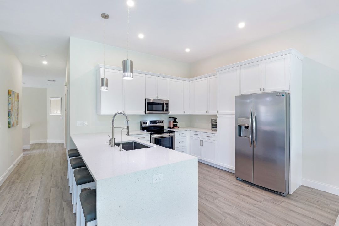 2436 Orchid Bay Dr #202, Naples, FL 34109