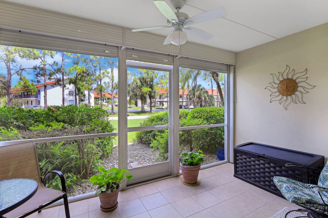 300 Valley Stream Dr #6A, Naples, FL 34113