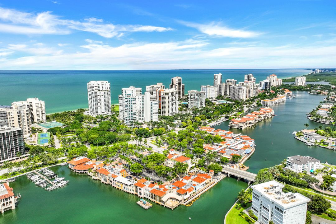 4255 Gulf Shore Blvd N #206, Naples, FL 34103