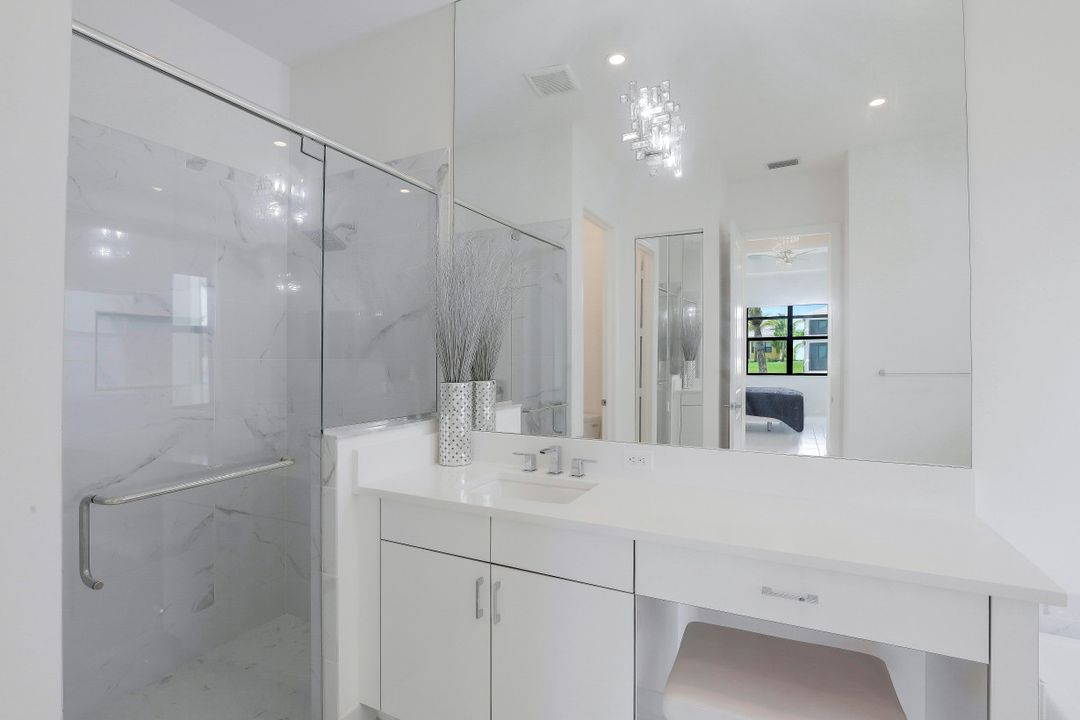 4488 Aurora St, Naples, FL 34119