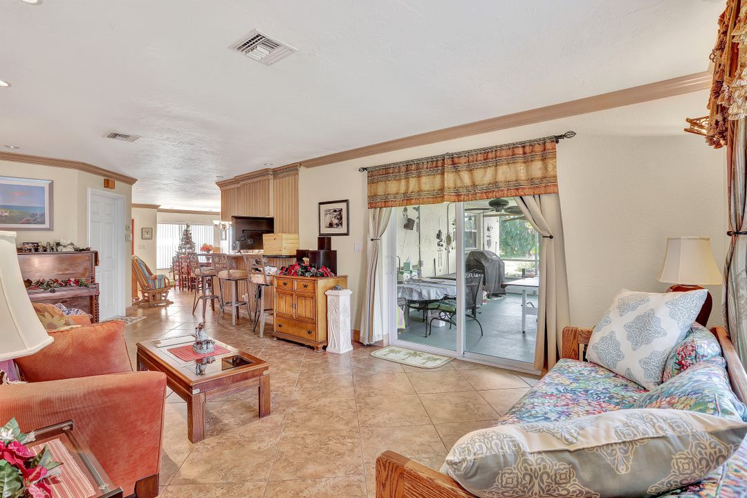 1803 SE 16th St, Cape Coral, FL 33990