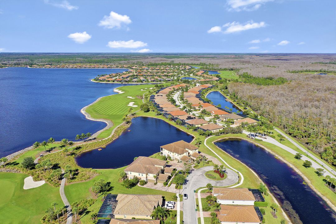 9060 Siesta Bay Dr #201, Naples, FL 34120