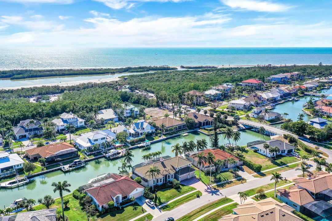 530 Taylor Ct, Marco Island, FL 34145