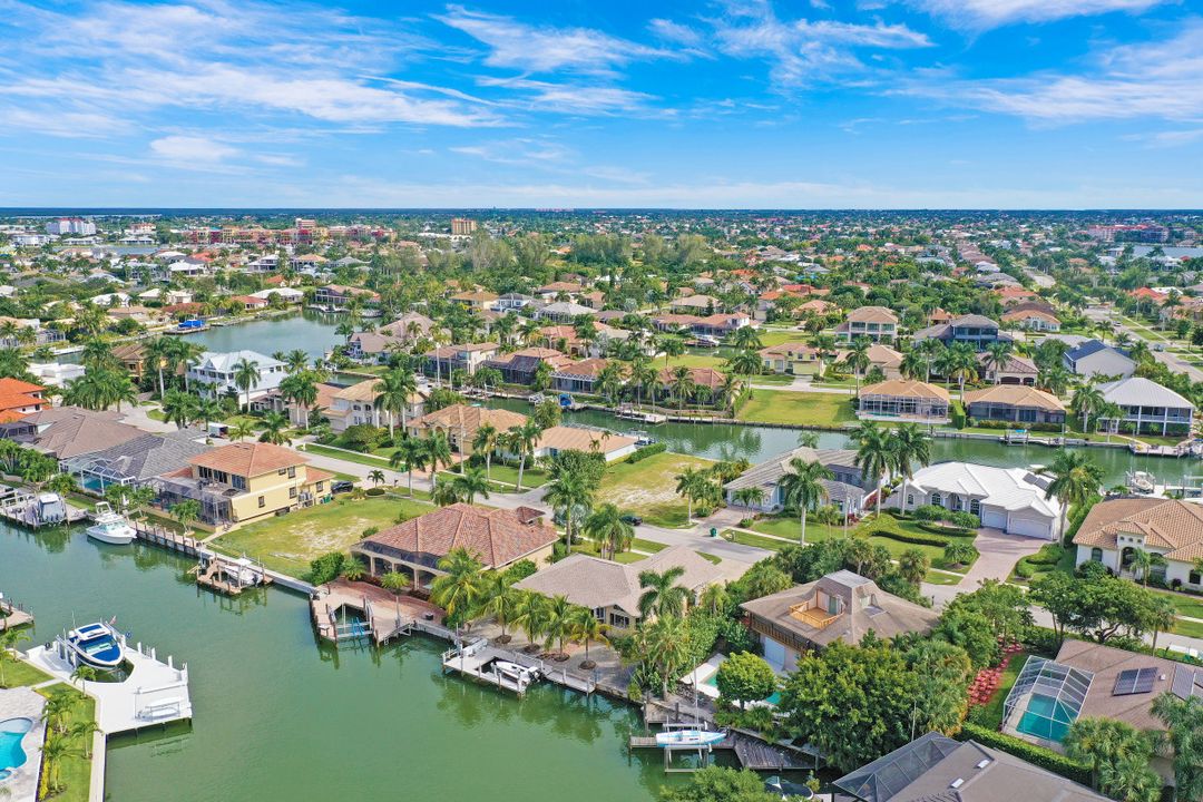 448 Parkhouse Ct, Marco Island, FL 34145