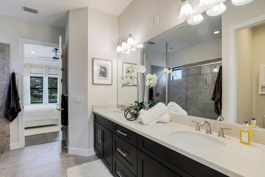 8815 Vaccaro Ct, Naples, FL 34119