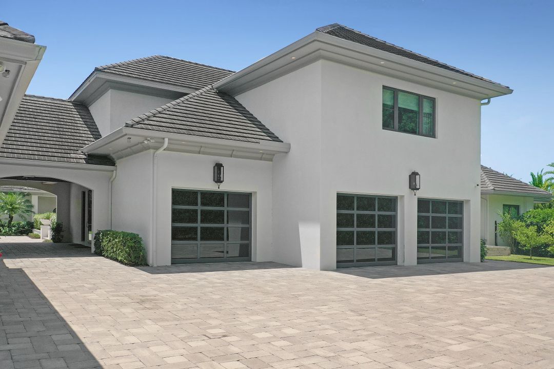 705 Myrtle Rd, Naples, FL 34108