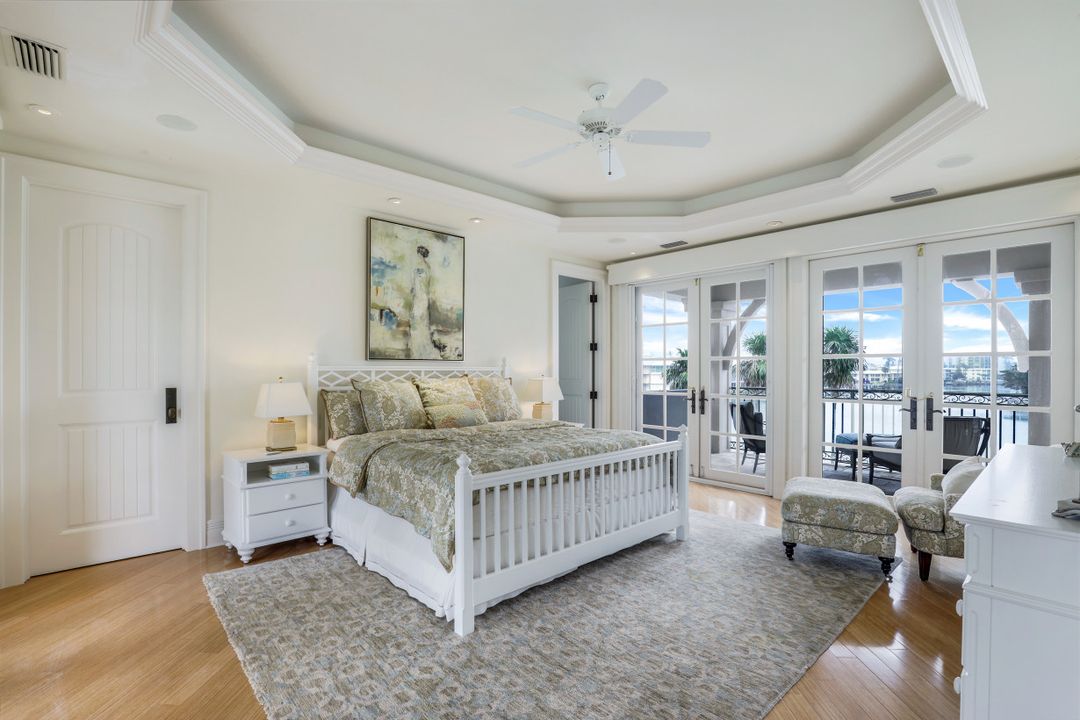 1839 Hurricane Harbor Ln, Naples, FL 34102