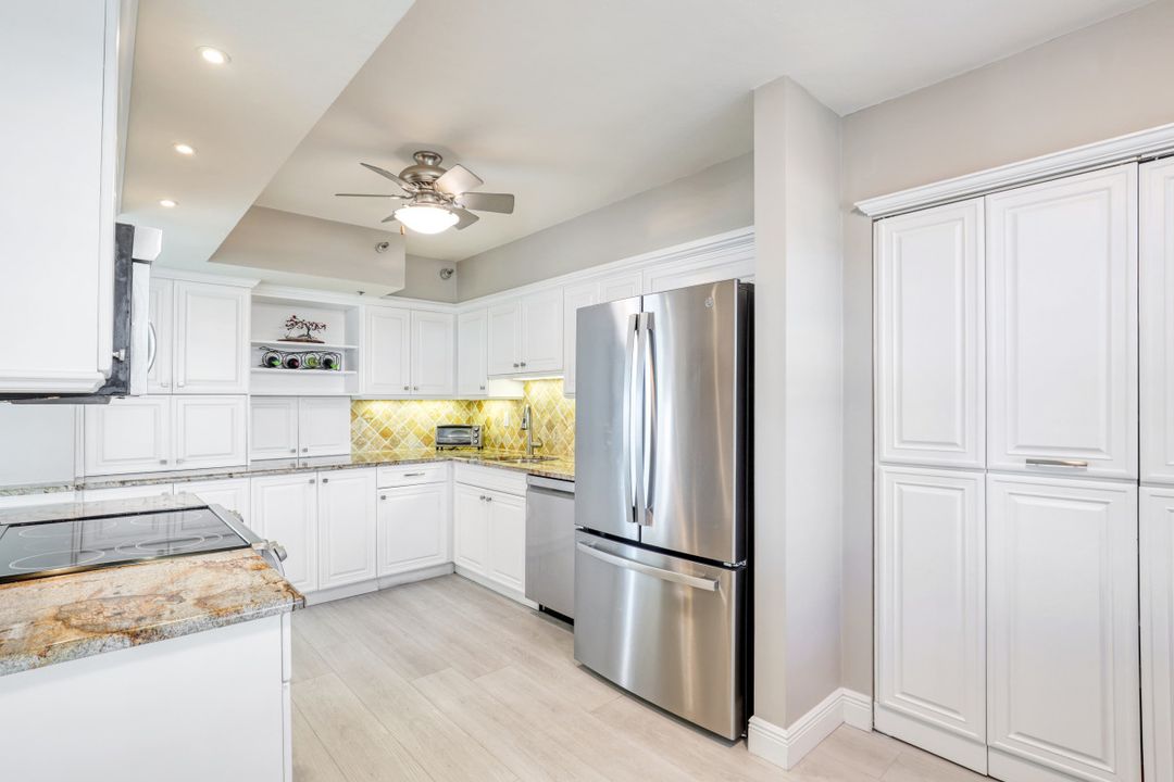 5501 Heron Point Dr #902, Naples, FL 34108