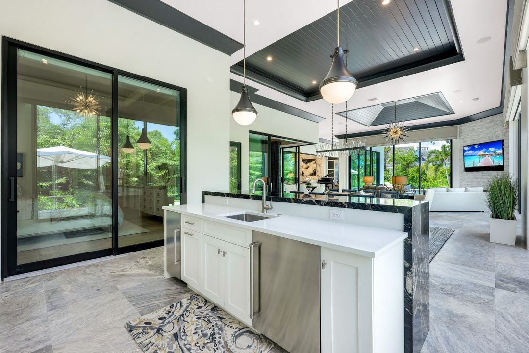 359 Warwick Way, Naples, FL 34110