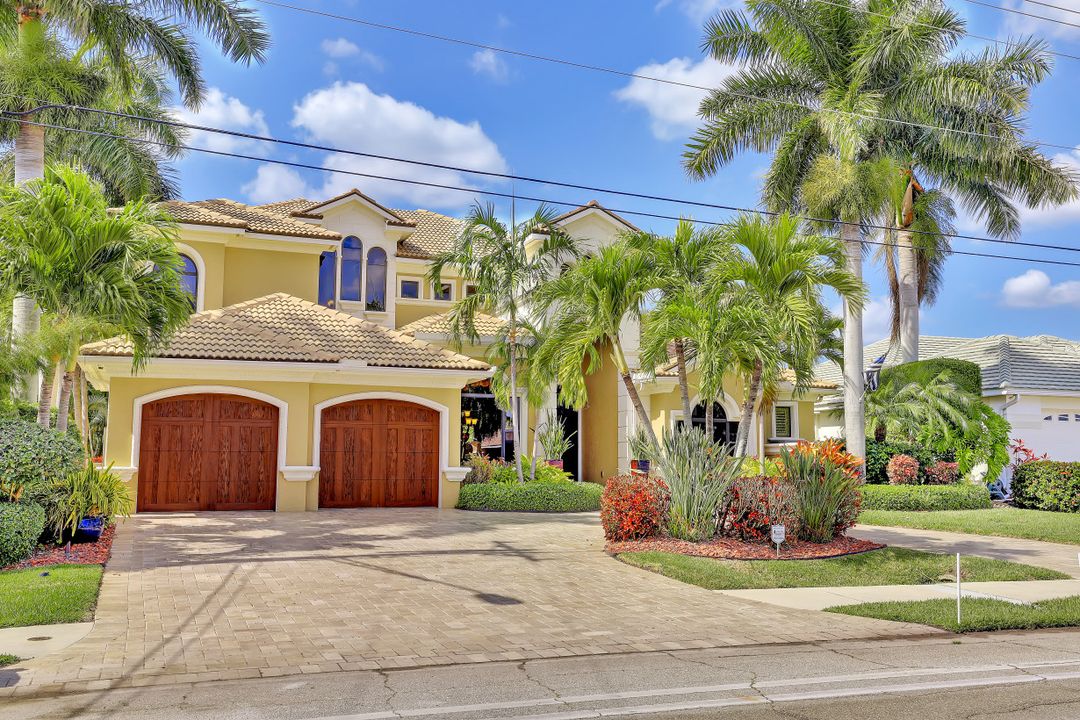 3840 Surfside Blvd, Cape Coral, FL 33914