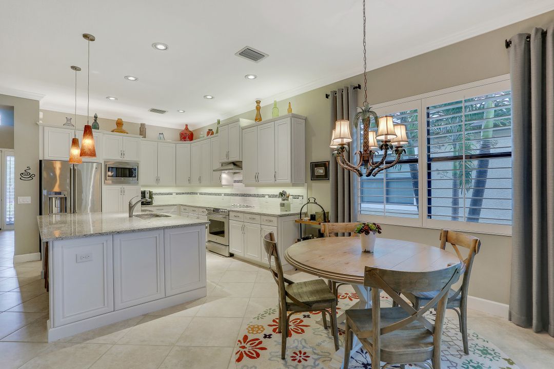 9104 Isla Bella Cir, Bonita Springs, FL 34135