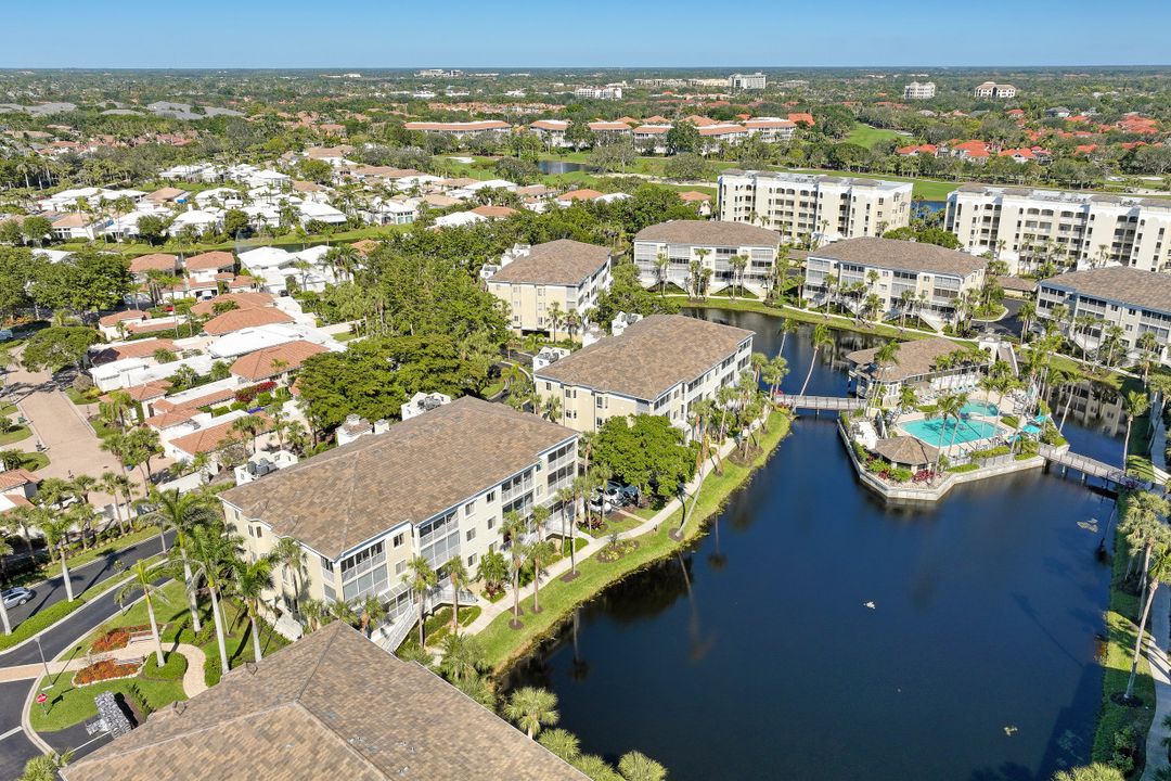 7606 Pebble Creek Cir #304, Naples, FL 34108