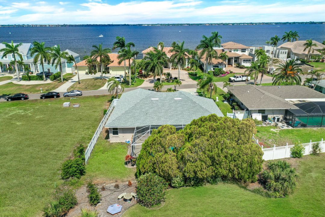 3332 SE 22nd Pl, Cape Coral, FL 33904