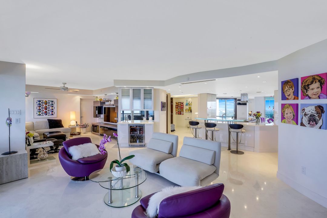 7515 Pelican Bay Blvd #21C, Naples, FL 34108