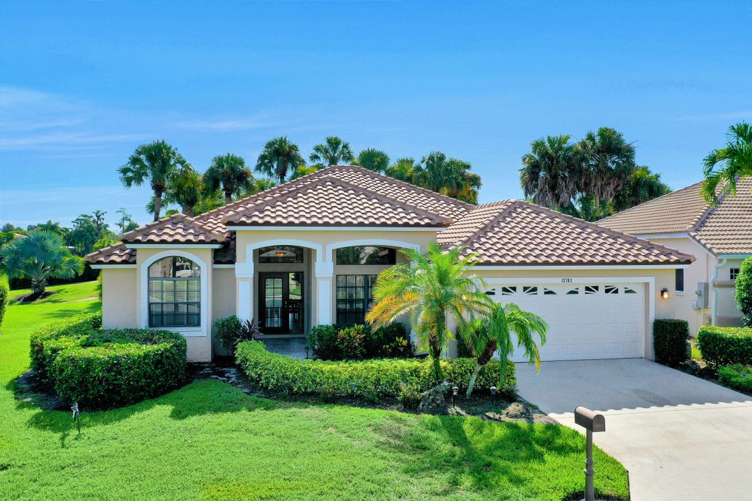 12703 Hunters Ridge Dr, Bonita Springs, FL 34135