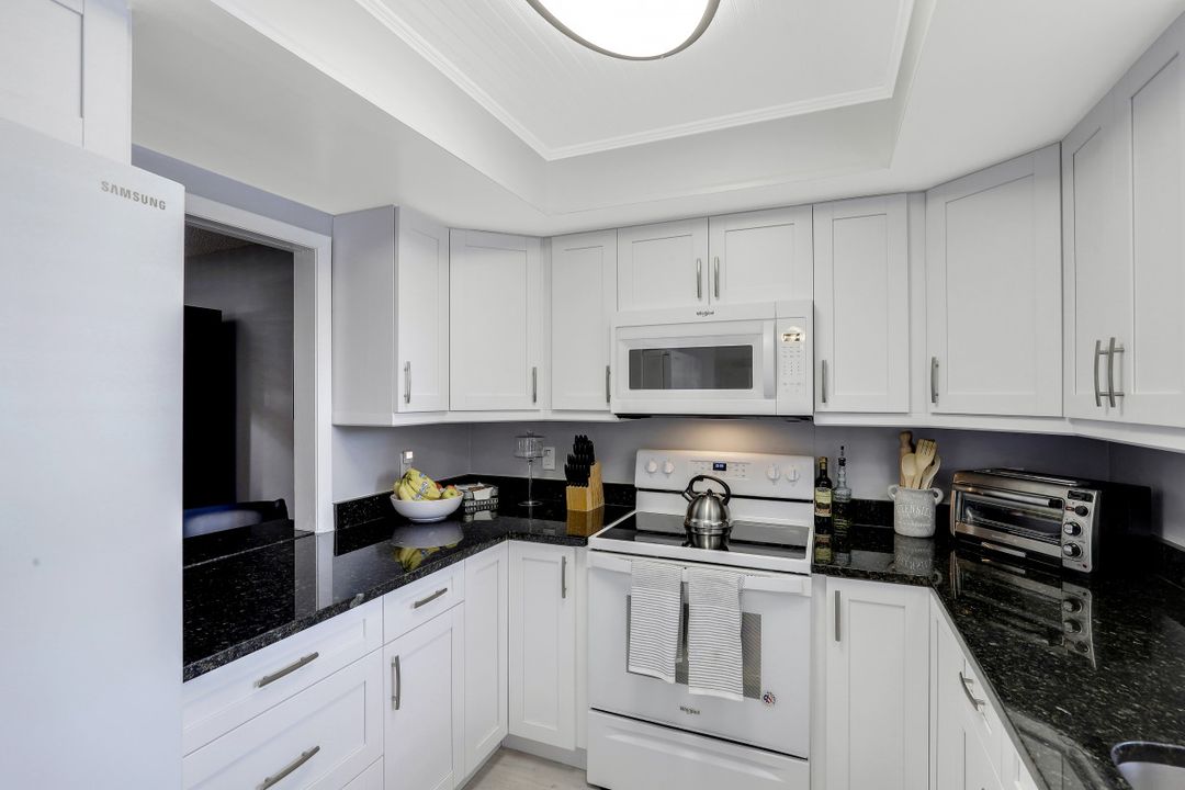 5651 Rattlesnake Hammock Rd #201C, Naples, FL 34113