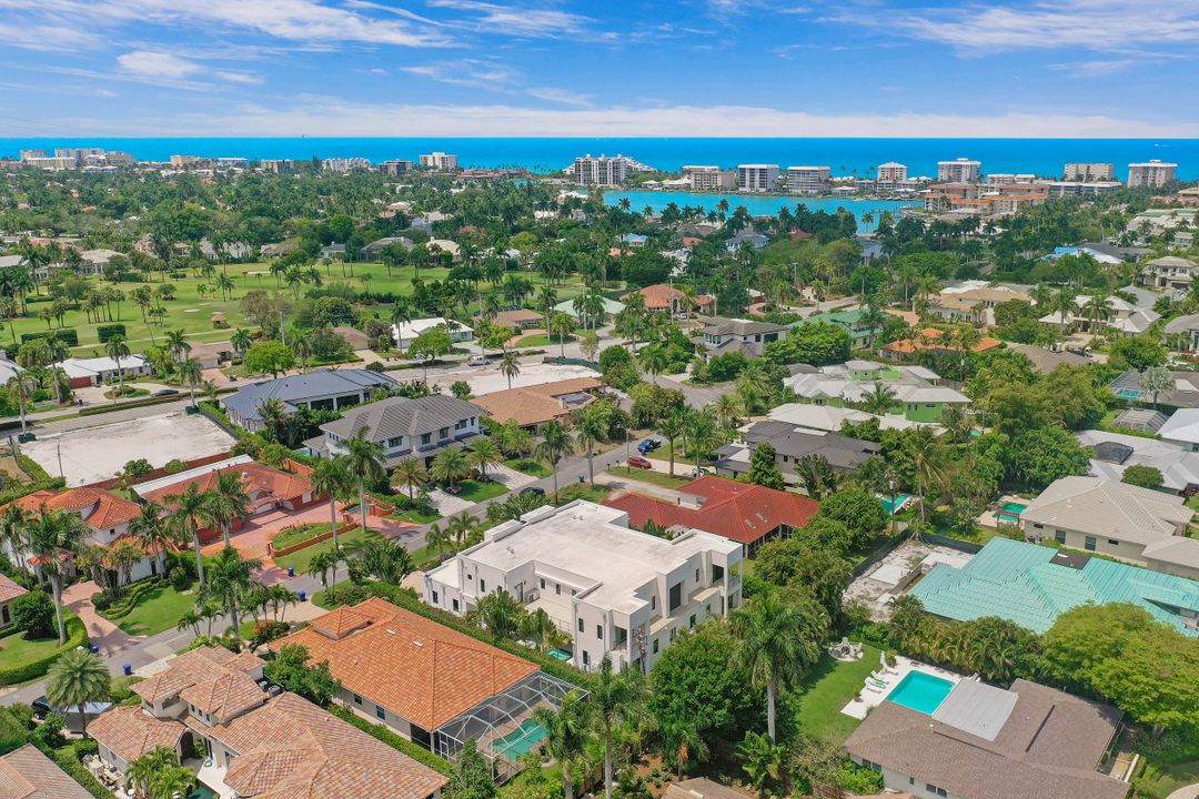 625 Fairway Terrace, Naples, FL 34103