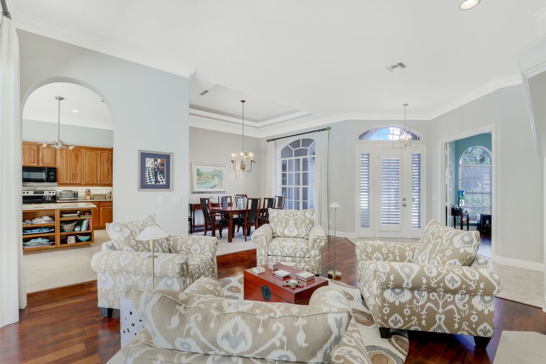 2229 Goshawk Ct, Naples, FL 34105