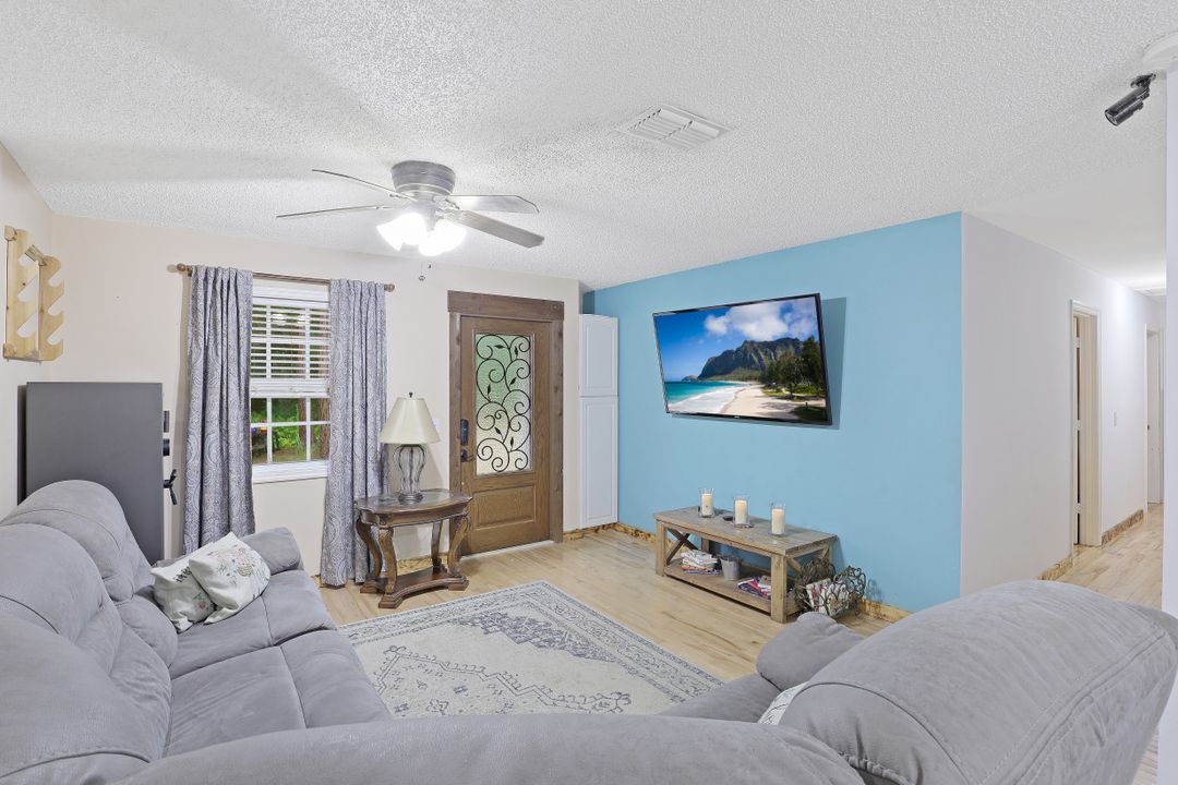 3611 8th Ave SE, Naples, FL 34117