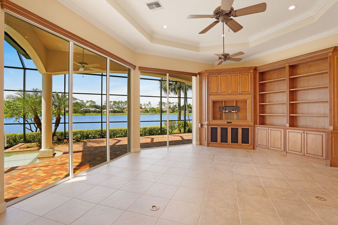 2046 Imperial Cir, Naples, FL 34110