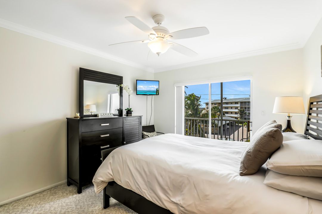 1100 Gulf Shore Blvd N #306, Naples, FL 34102