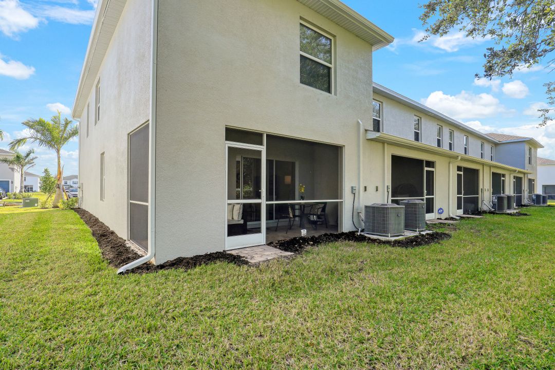 15359 Wildflower Cir, Naples, FL 34119