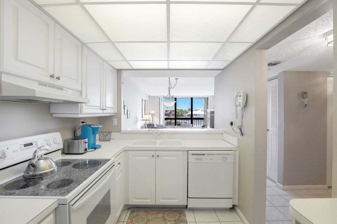 693 Seaview Ct #A-206, Marco Island, FL 34145