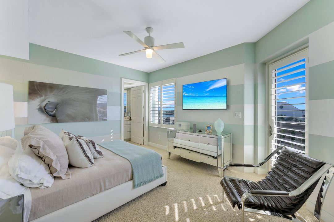 9235 Gulf Shore Dr #501, Naples, FL 34108