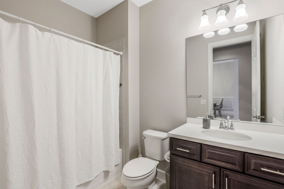 16320 Camden Lakes Cir, Naples, FL 34110