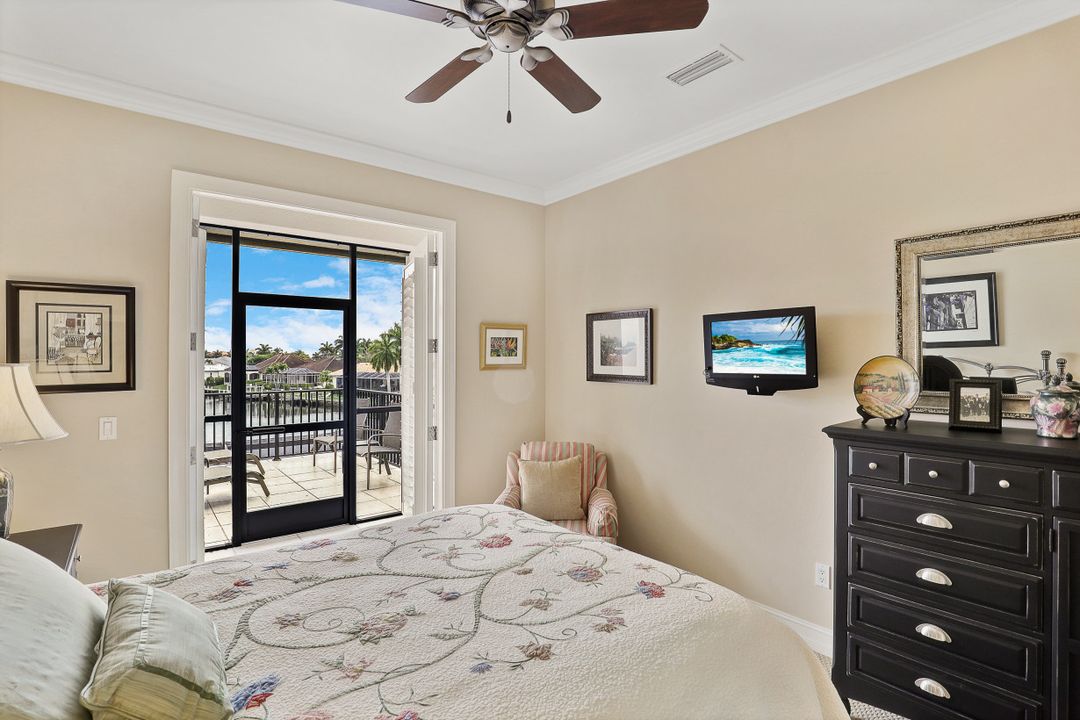 99 Gulfport Ct, Marco Island, FL 34145