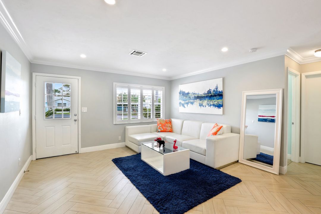 1236 13th Ave N, Naples, FL 34102