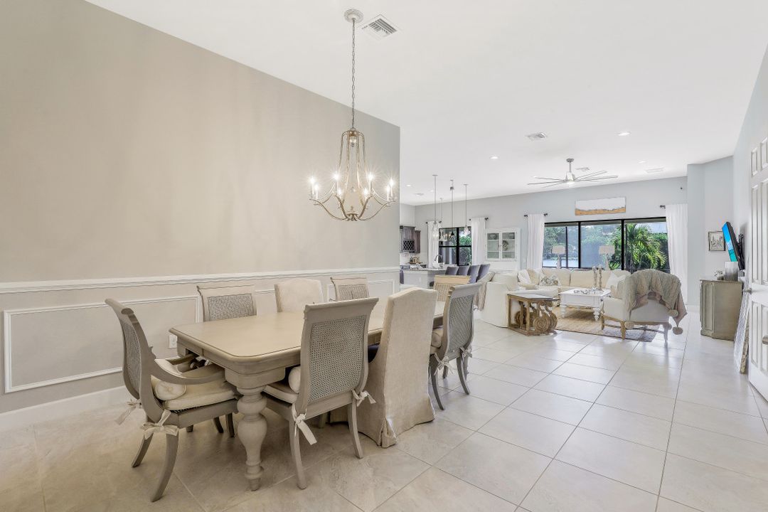 16320 Camden Lakes Cir, Naples, FL 34110