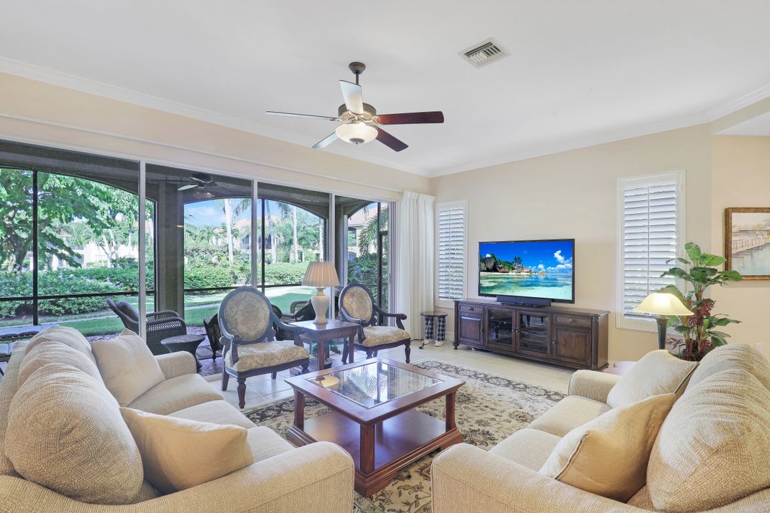 5005 Maxwell Cir #102, Naples, FL 34105