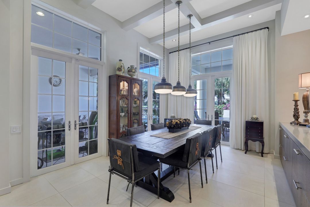 3255 Tavolara Ln, Naples, FL 34114