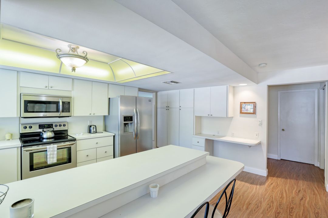 139 Bayview Ave, Naples, FL 34108